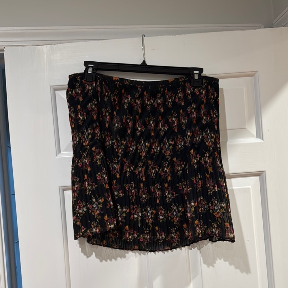 Madewell Semisheer Floral Black Pleated Skirt